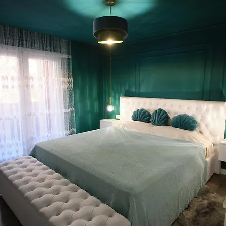 The Luxe Haven 세르다뇰라 델 바예스